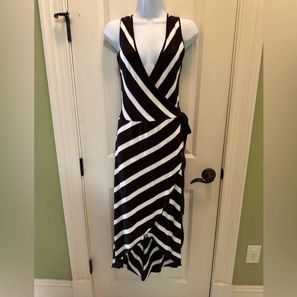 Alice & Olivia wrap dress size Medium